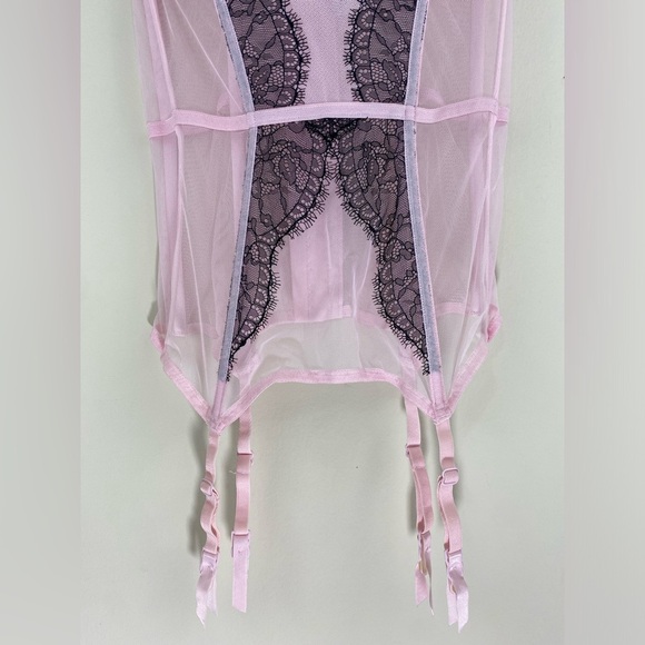 Victoria’s Secret Baby Pink & Black Lace Crystal Detail Corset Top Size 34D - Picture 5 of 8